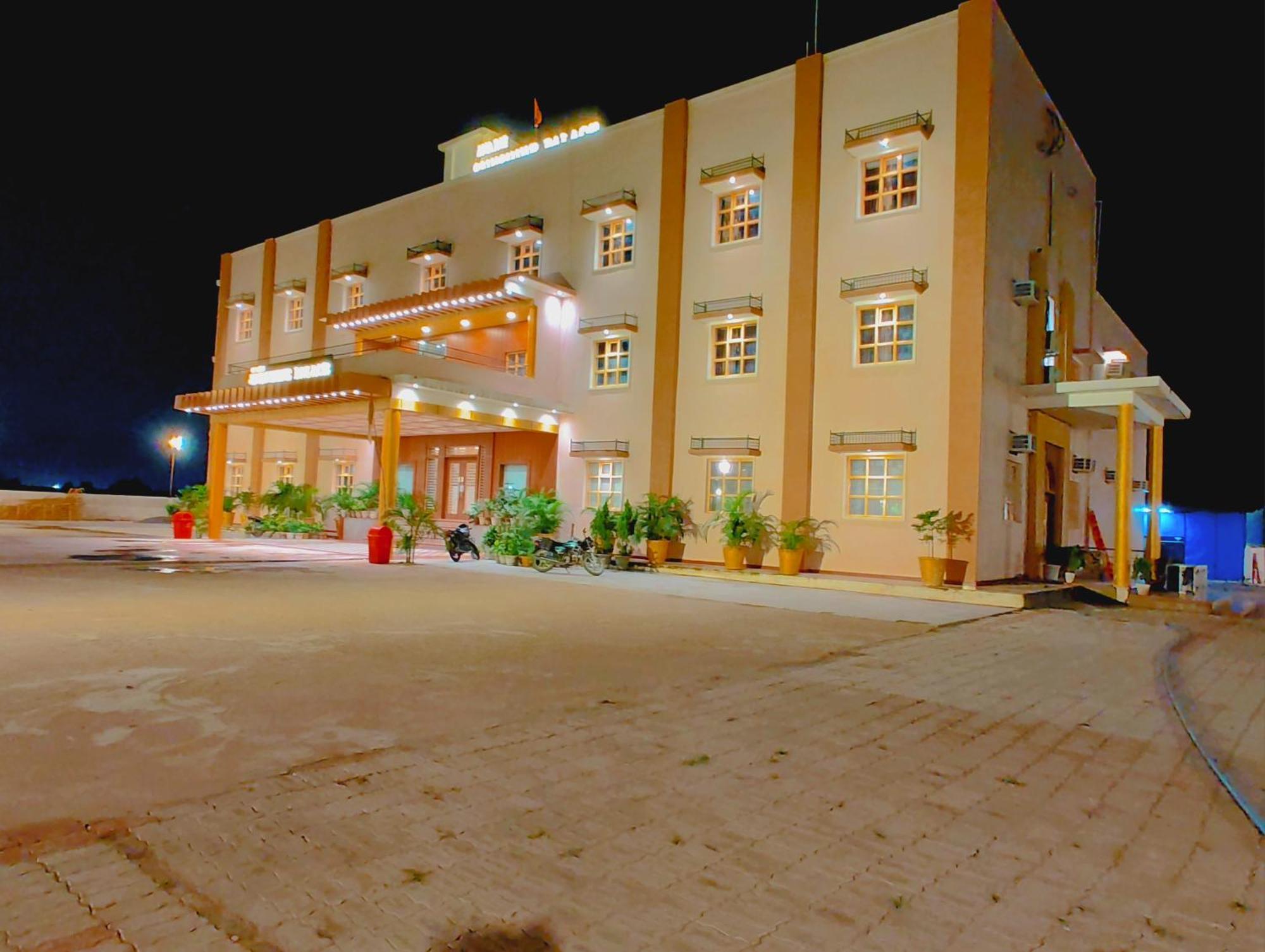 Avadh Sunshine Palace Hotel And Resort Ayodhya ภายนอก รูปภาพ