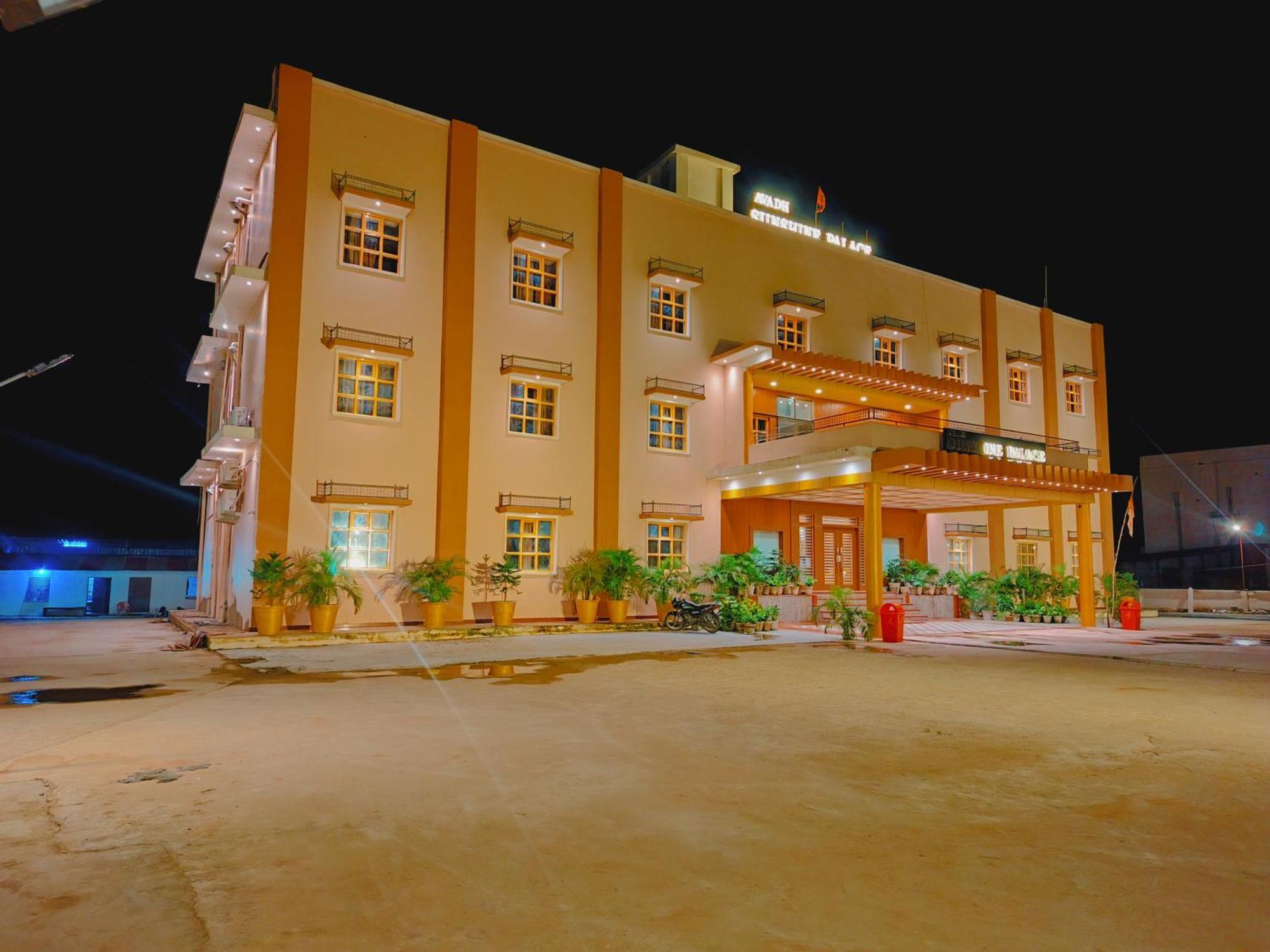 Avadh Sunshine Palace Hotel And Resort Ayodhya ภายนอก รูปภาพ