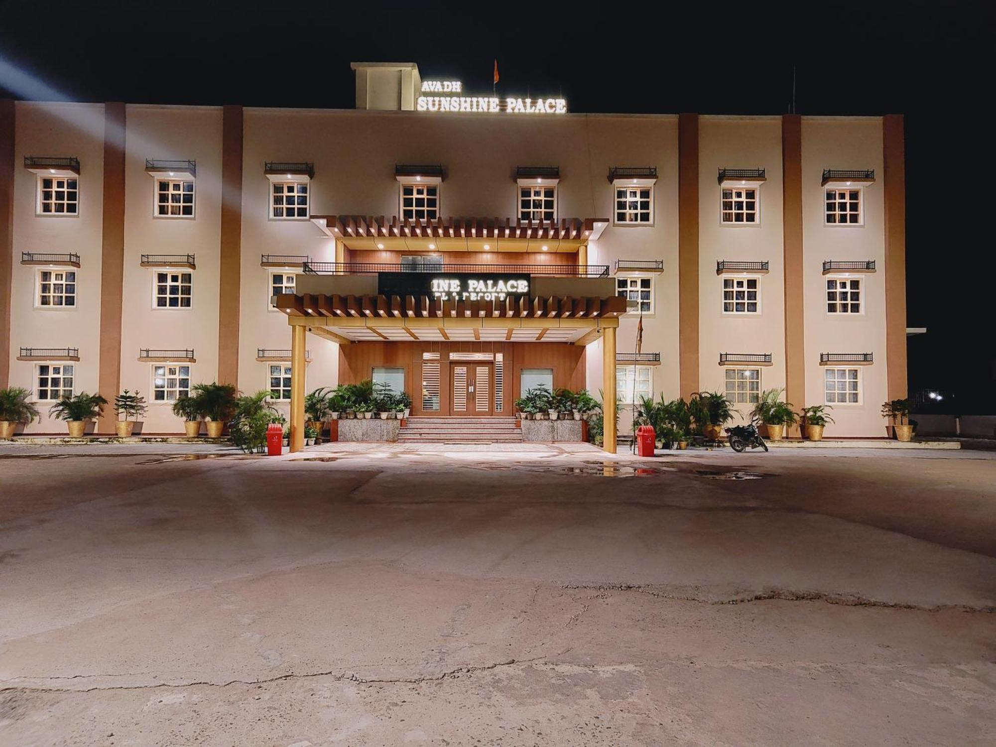 Avadh Sunshine Palace Hotel And Resort Ayodhya ภายนอก รูปภาพ