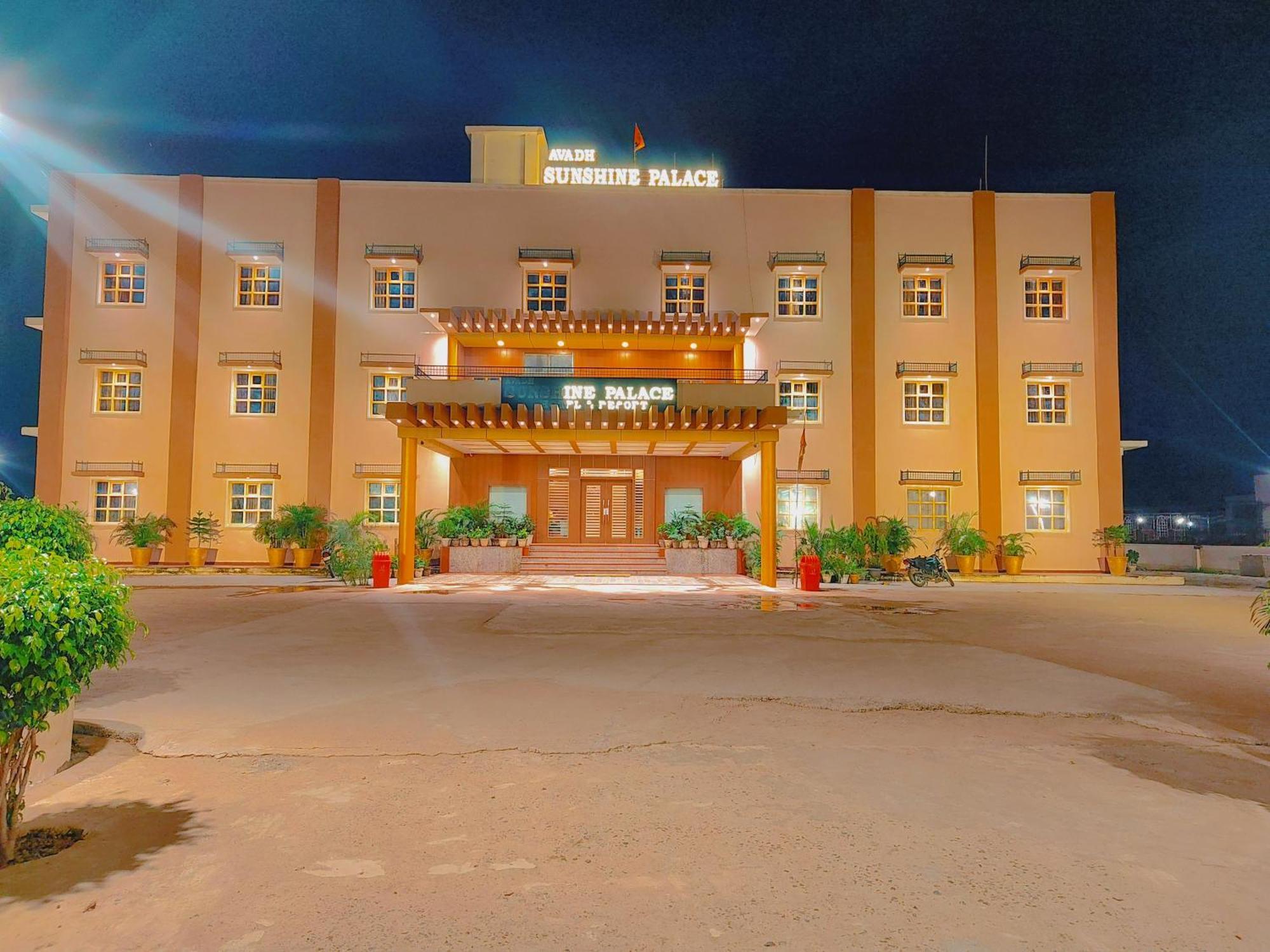 Avadh Sunshine Palace Hotel And Resort Ayodhya ภายนอก รูปภาพ