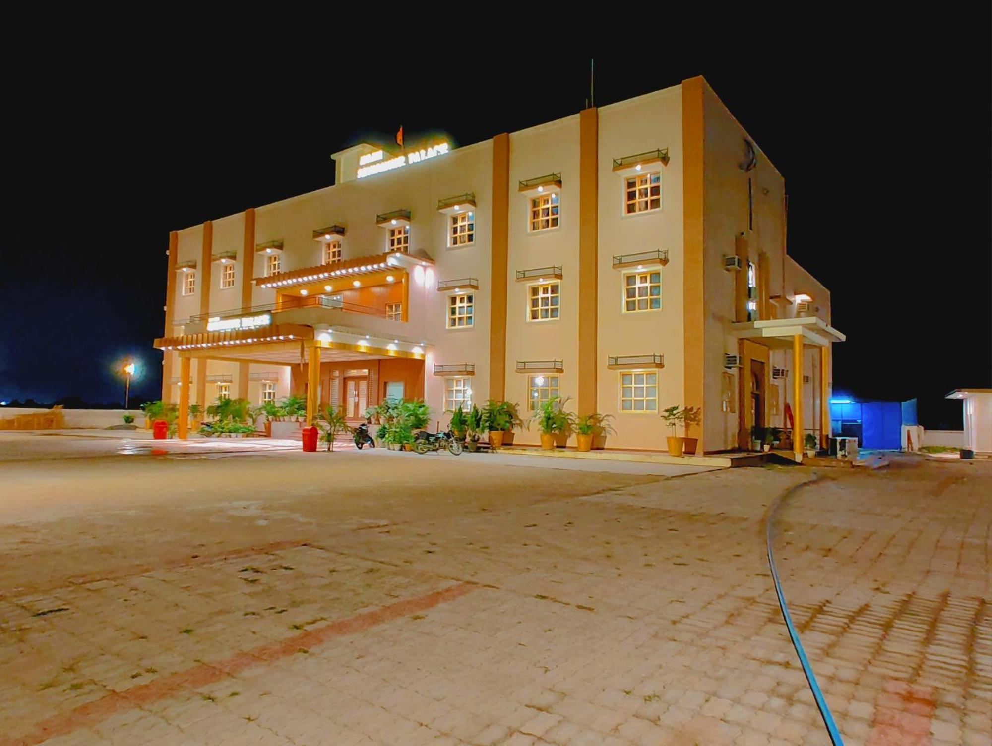 Avadh Sunshine Palace Hotel And Resort Ayodhya ภายนอก รูปภาพ