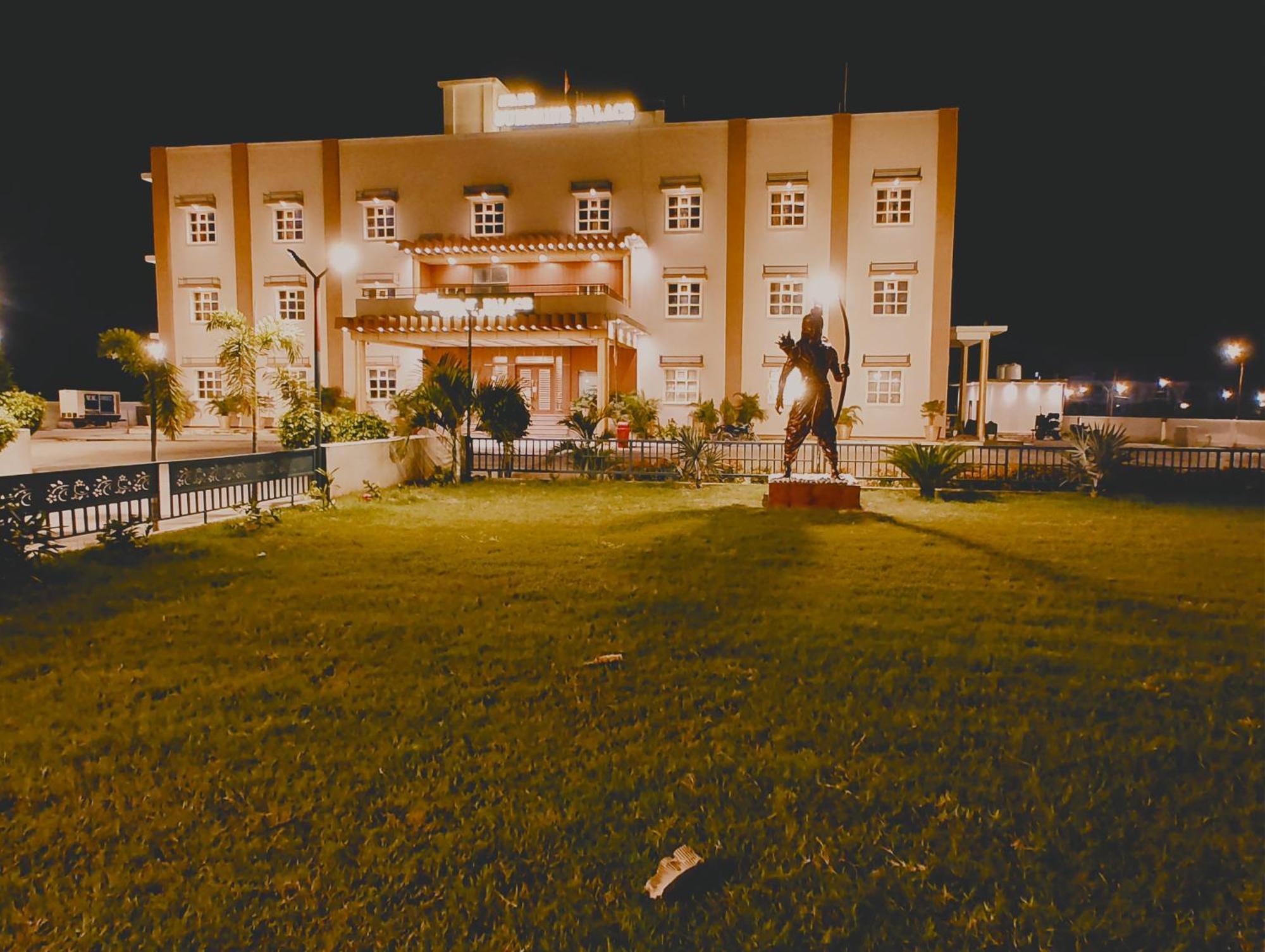 Avadh Sunshine Palace Hotel And Resort Ayodhya ภายนอก รูปภาพ
