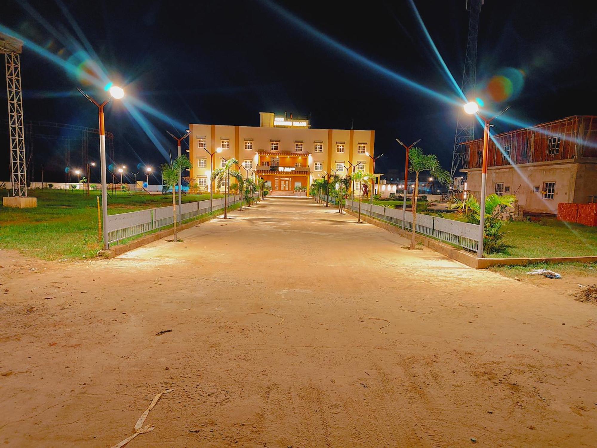 Avadh Sunshine Palace Hotel And Resort Ayodhya ภายนอก รูปภาพ