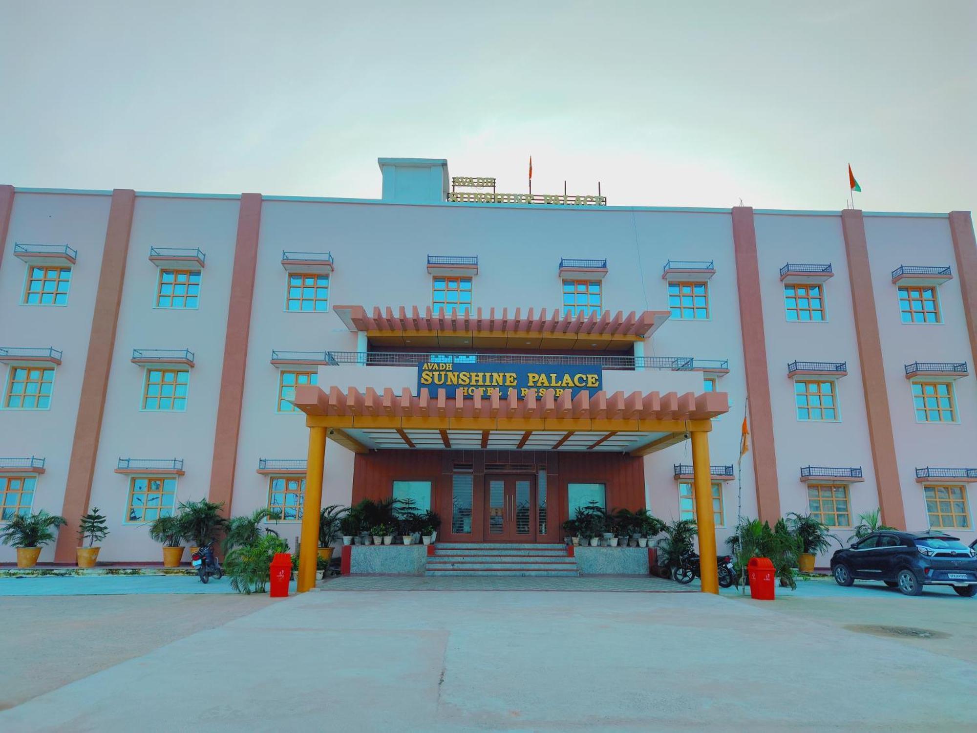 Avadh Sunshine Palace Hotel And Resort Ayodhya ภายนอก รูปภาพ