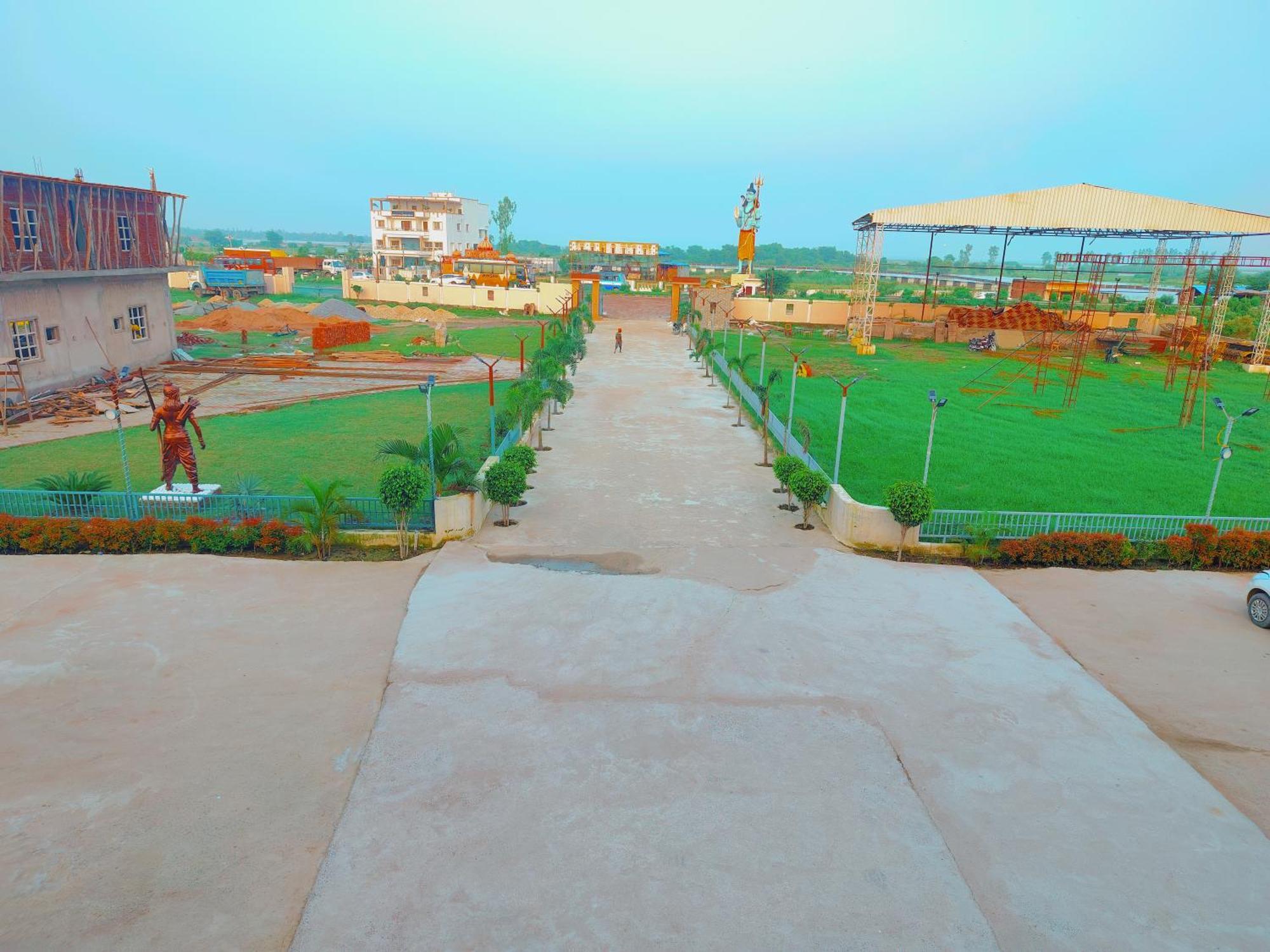 Avadh Sunshine Palace Hotel And Resort Ayodhya ภายนอก รูปภาพ