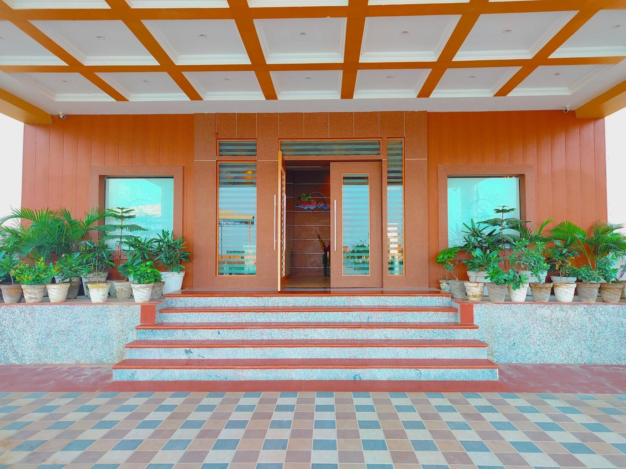 Avadh Sunshine Palace Hotel And Resort Ayodhya ภายนอก รูปภาพ